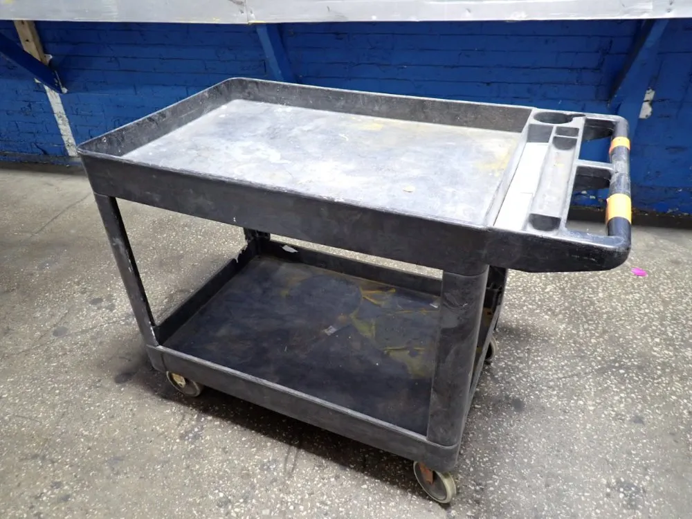Rubbermaid 36" X 24" X 33" Cart