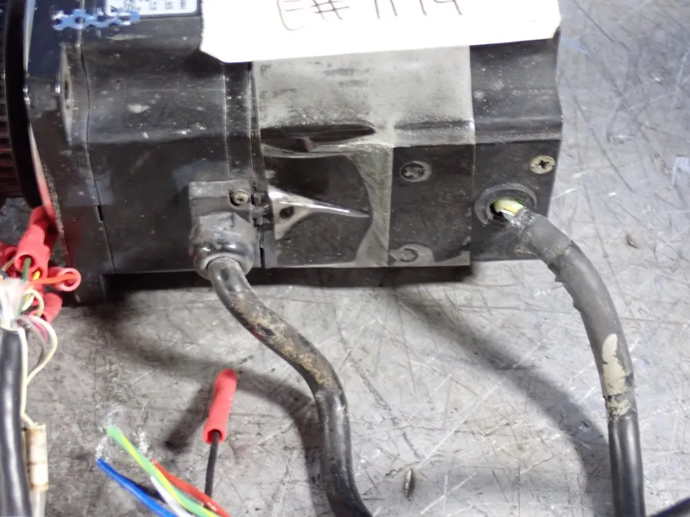 Yaskawa Electric Corp 200 W Servo Motor - Sgmp-02awyr11