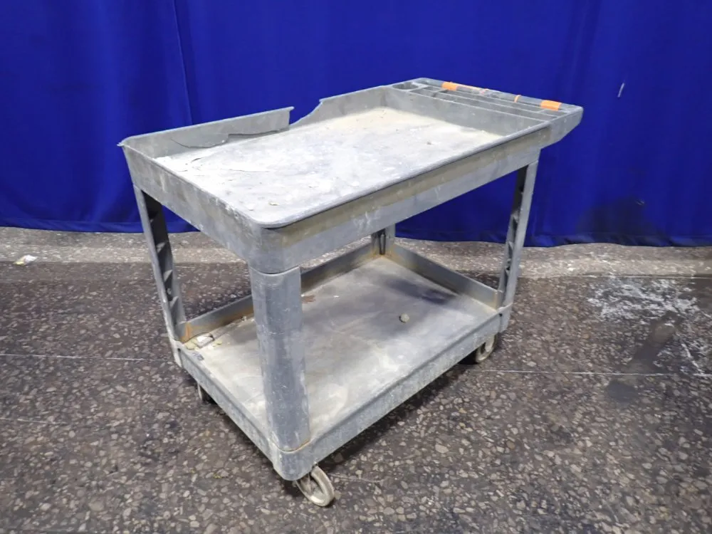 Rubbermaid 36" X 24" X 33" Cart