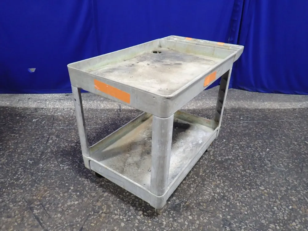 Rubbermaid 36" X 24" X 33" Cart