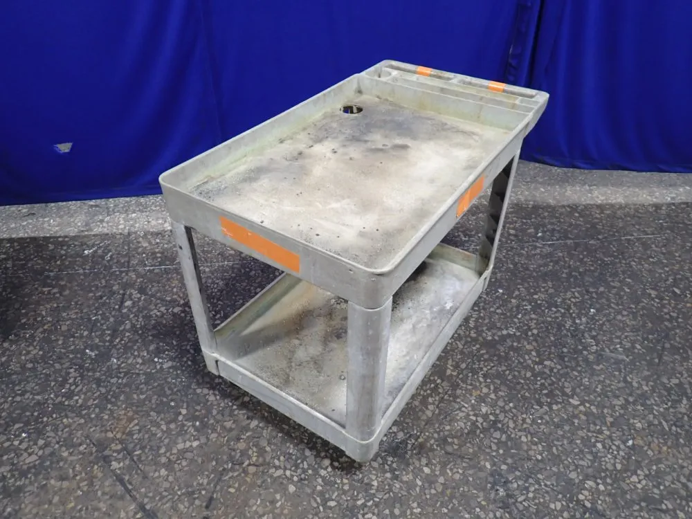 Rubbermaid 36" X 24" X 33" Cart