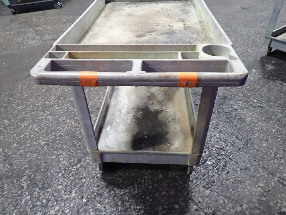 Rubbermaid 36" X 24" X 33" Cart