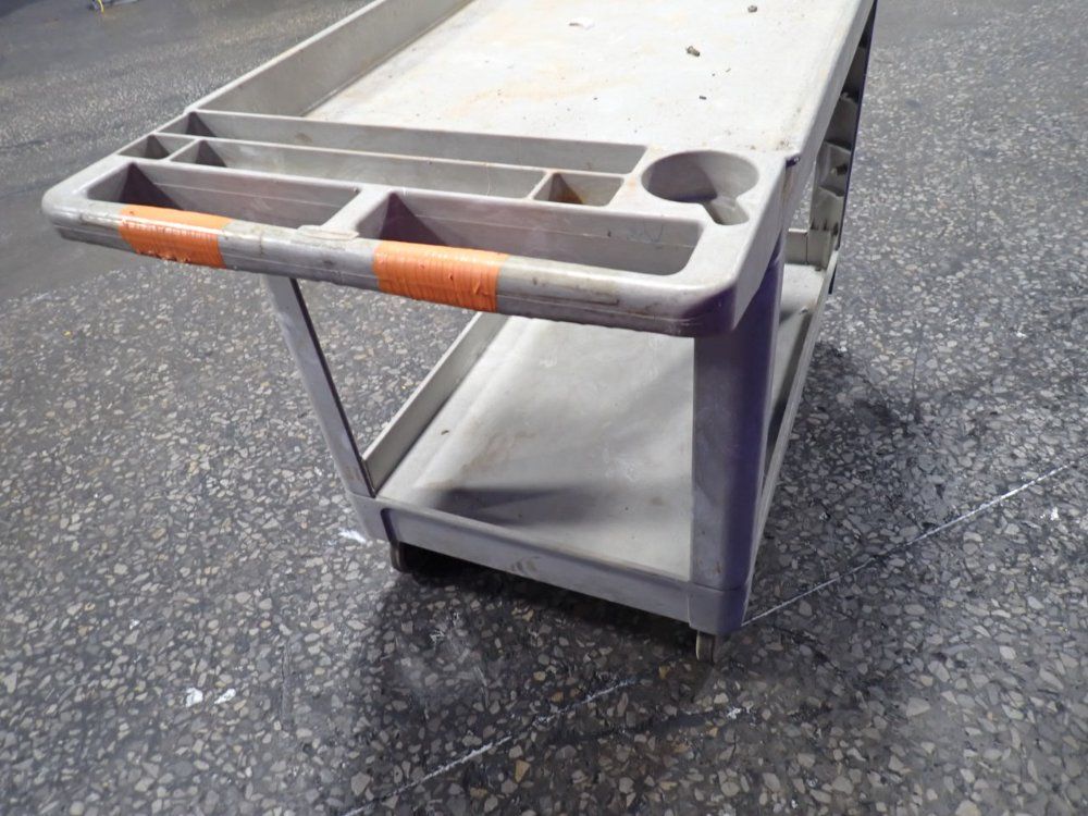 Rubbermaid 36" X 24" X 33" Cart