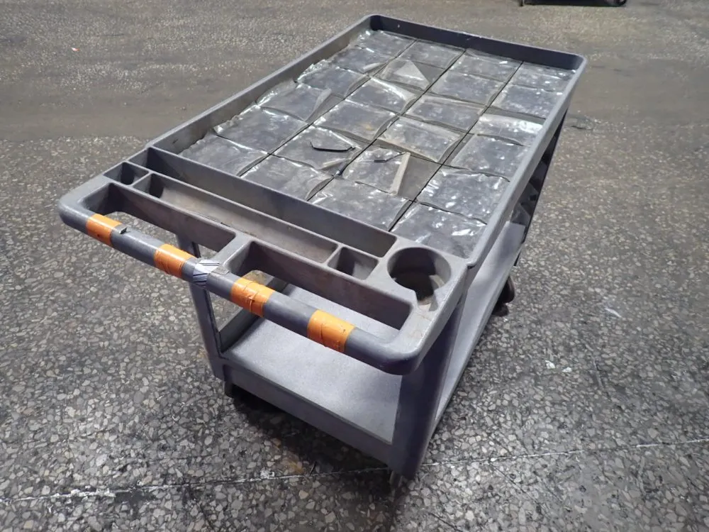 Rubbermaid 36" X 24" X 33" Cart