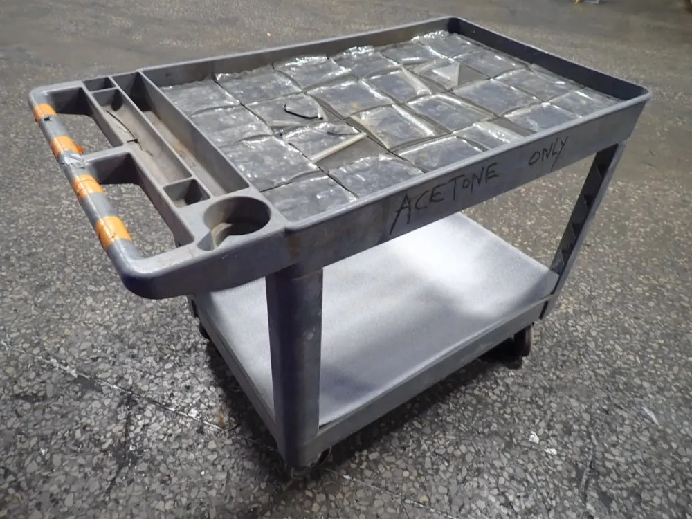 Rubbermaid 36" X 24" X 33" Cart