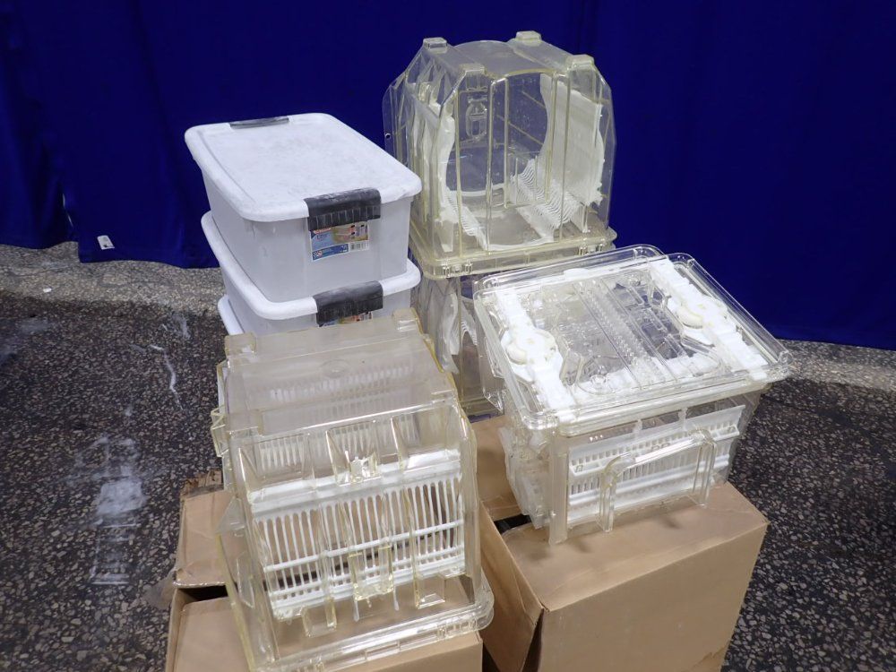 Wafer Carriers / Plastic Totes