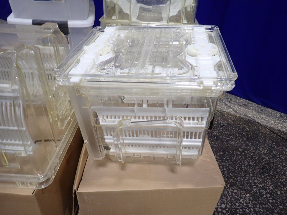 Wafer Carriers / Plastic Totes