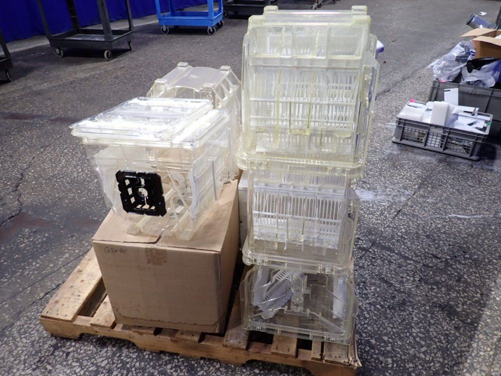 Wafer Carriers / Plastic Totes