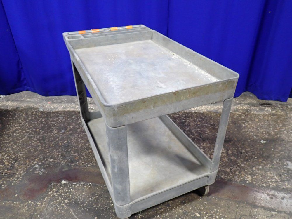 Rubbermaid 36" X 25" X 33" Cart