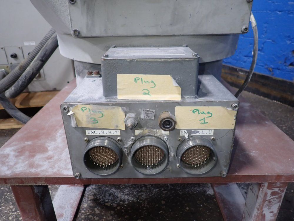 Yaskawa / Motoman Robot - Yr-sk16-c000