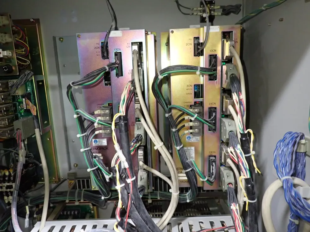 Yaskawa / Motoman Robot - Yr-sk16-c000