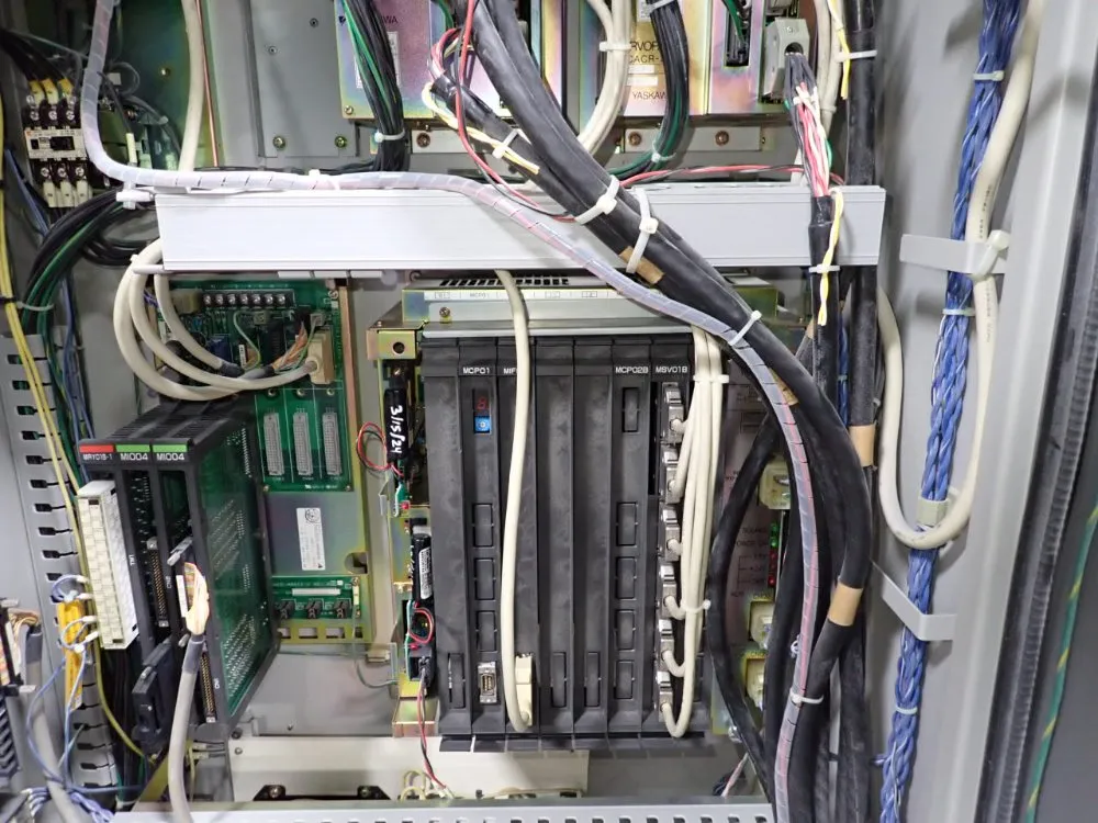 Yaskawa / Motoman Robot - Yr-sk16-c000