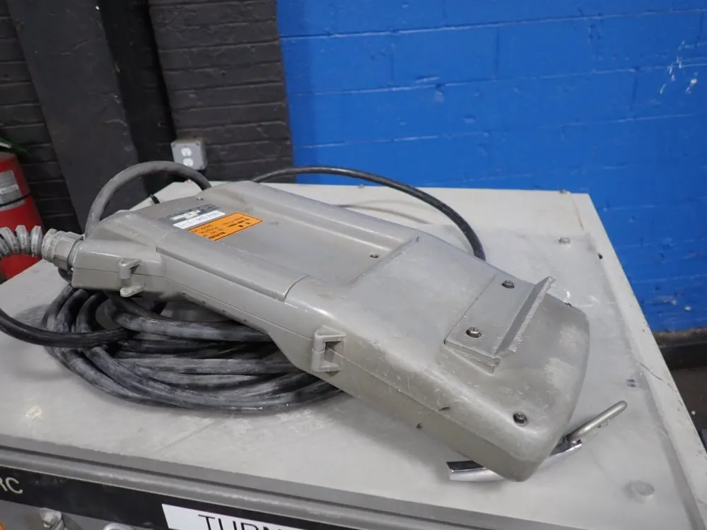 Yaskawa / Motoman Robot - Yr-sk16-c000