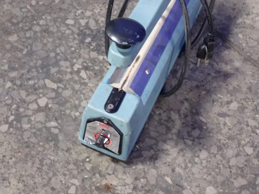 Uline 870 W Heat Sealer - H-1029