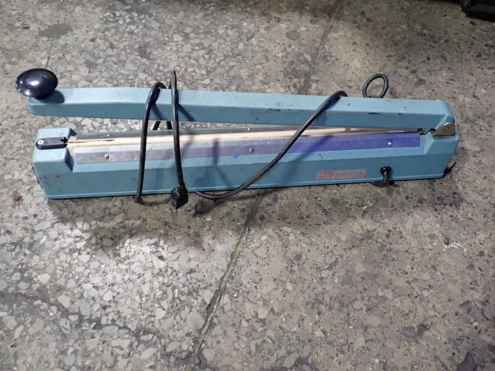 Uline 870 W Heat Sealer - H-1029