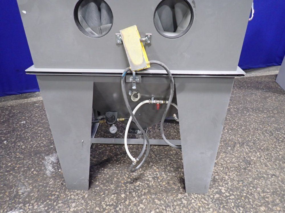 Econoline 40"x40"x32" Blast Cabinet