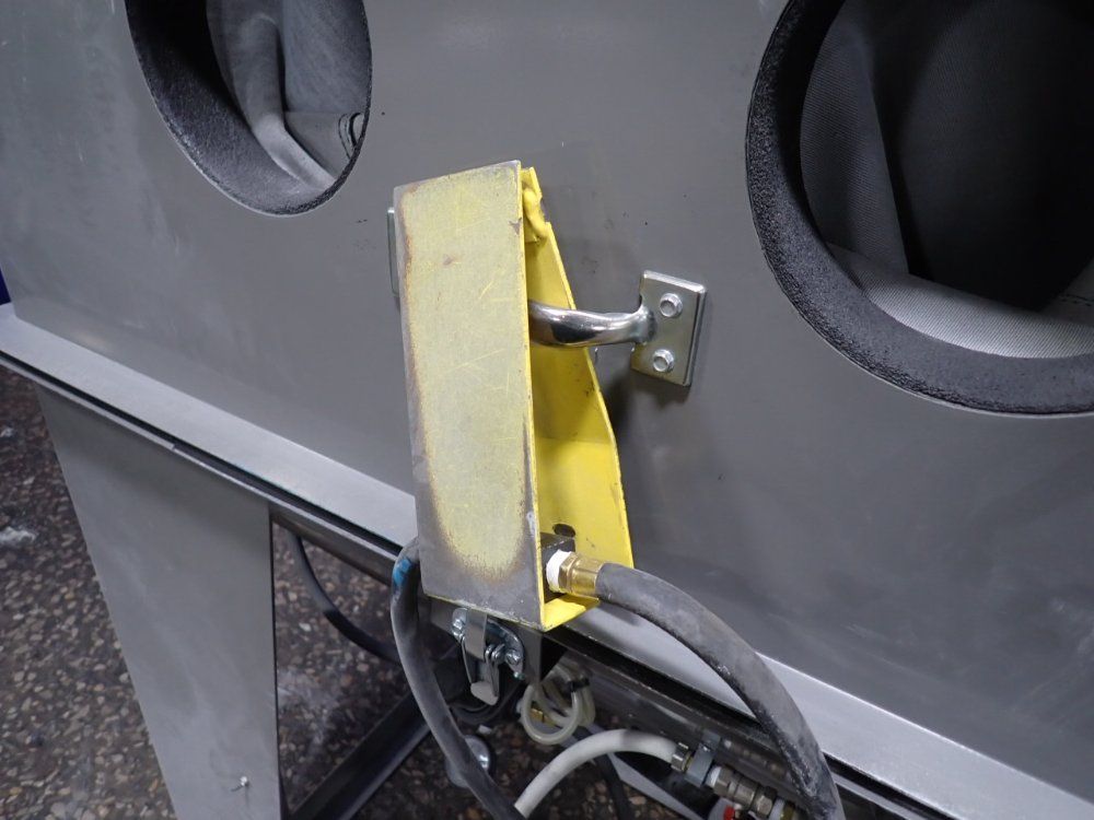 Econoline 40"x40"x32" Blast Cabinet