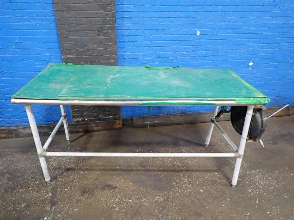 72"x 30" Work Bench W/hose Reel