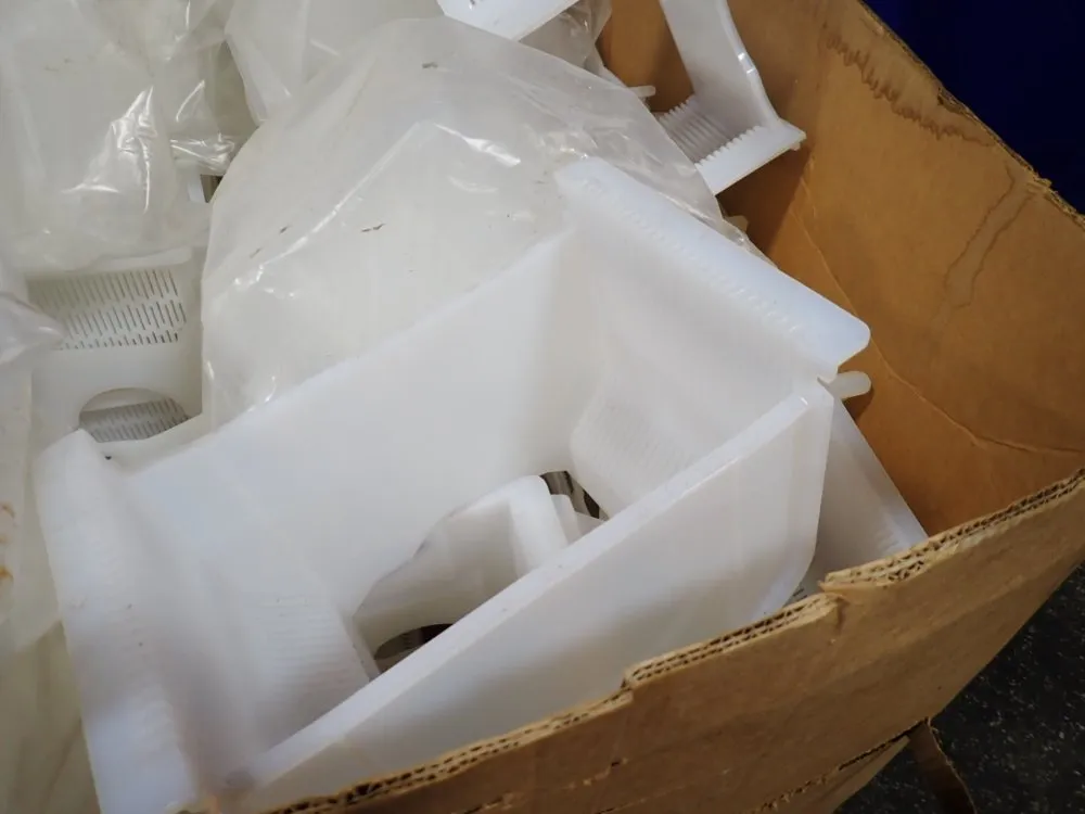 Plastic Containers/racks