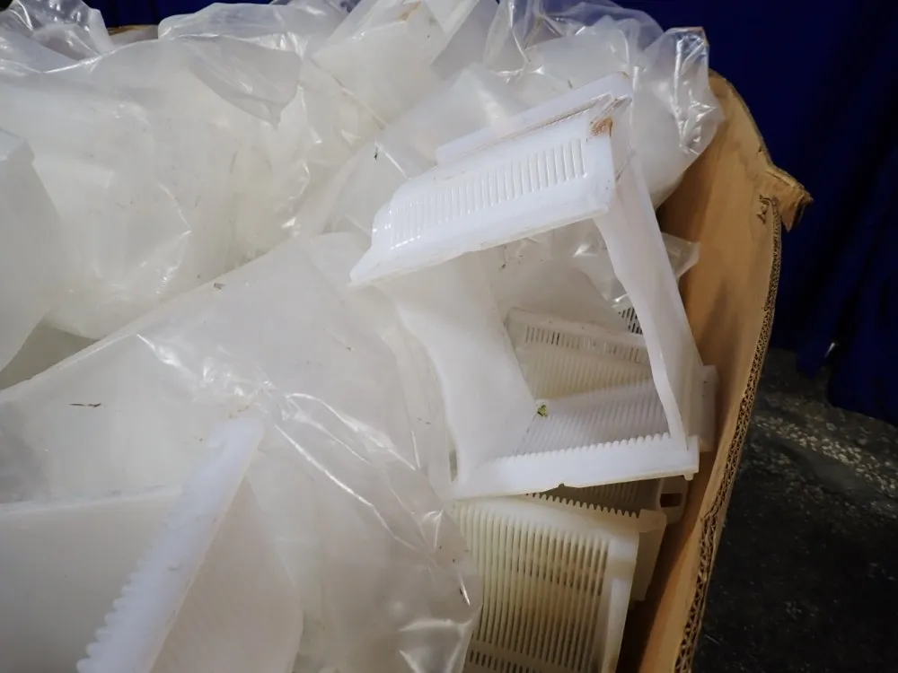 Plastic Containers/racks