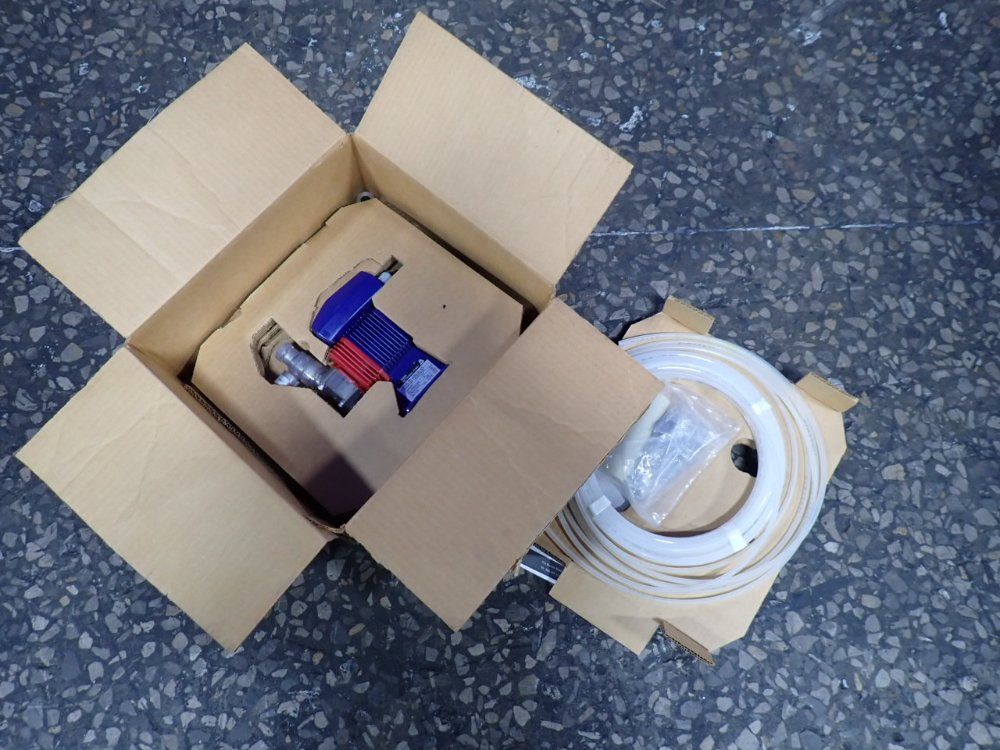 Iwaki 1.5 Gph Metering Pump - Ezb21d1-ve