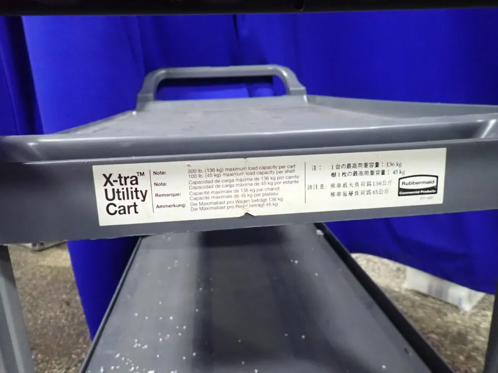 Rubbermaid 300 Lbs Cart W/ Compartment