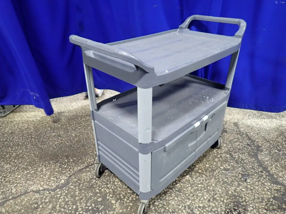 Rubbermaid 300 Lbs Cart W/ Compartment