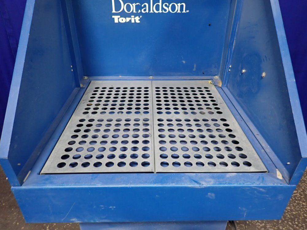 Torit Donaldson 25 1/2" X 27" Downdraft Table - Db-800