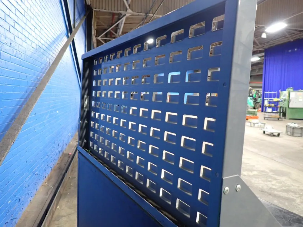 Global Industries Shelf W/ Louvered Rack