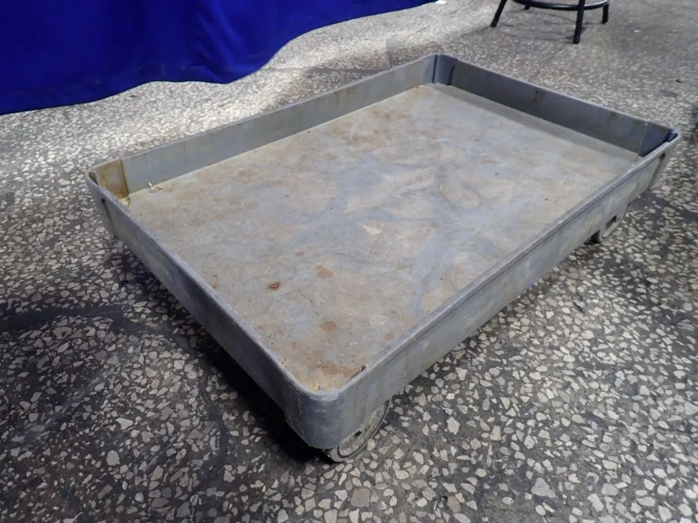 37" X 25" X 10" Cart