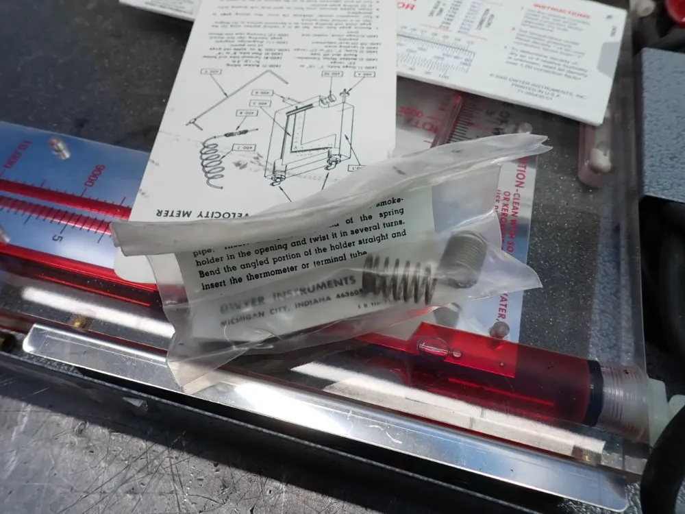 Dwyer Air Velocity Meter - 400-10