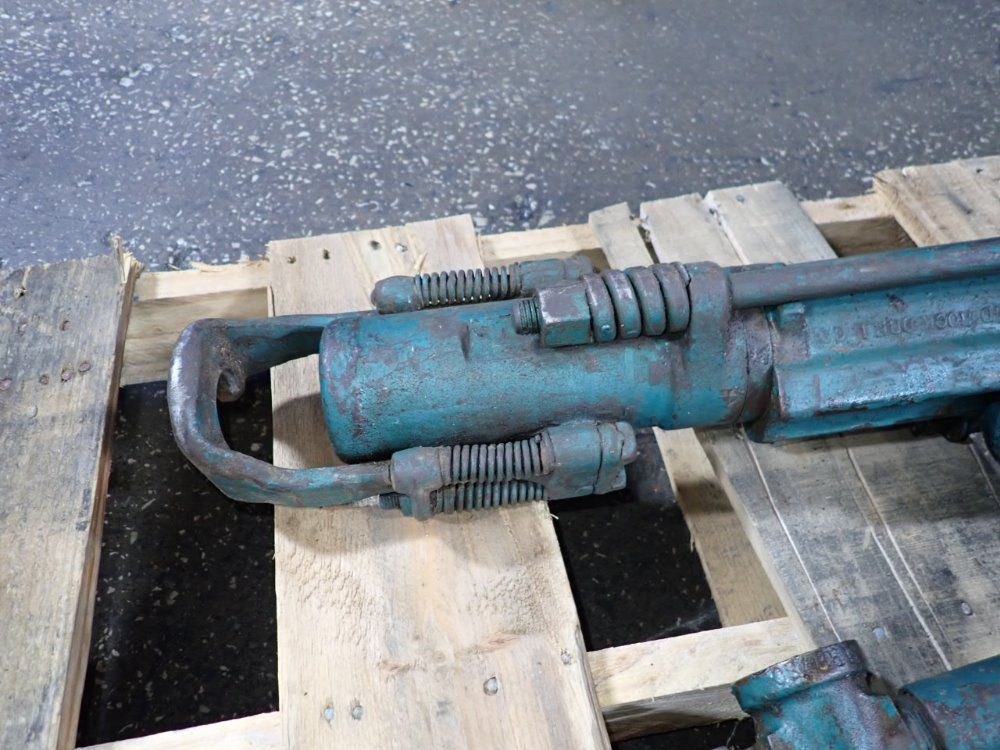 Pneumatic Jackhammer