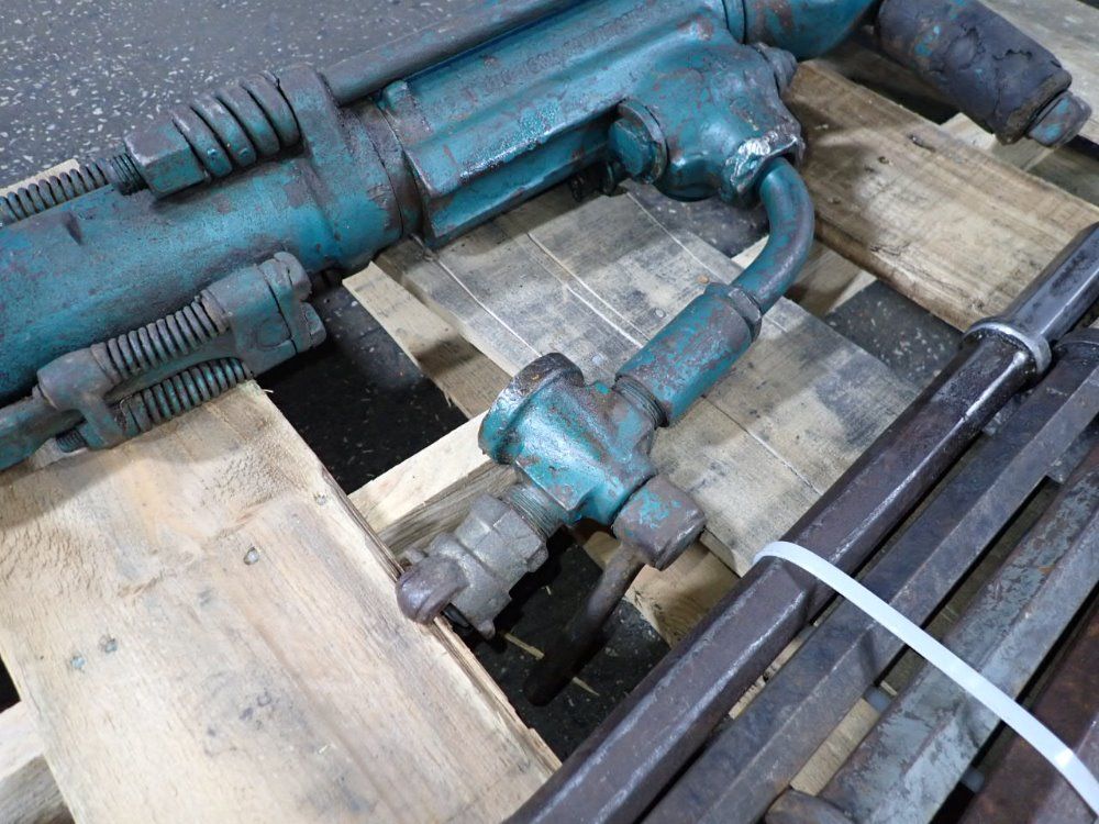 Pneumatic Jackhammer