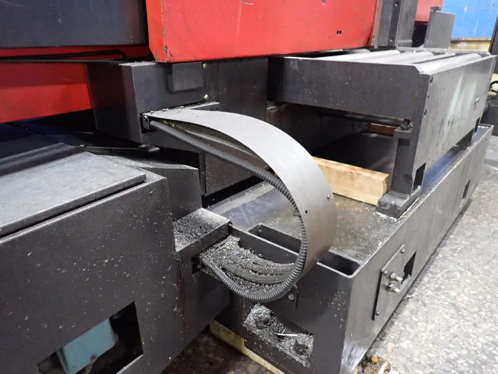 Amada 28" X 39" Horizontal Band Saw - H-700