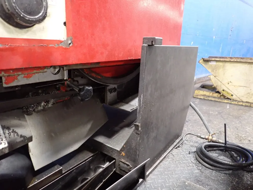 Amada 28" X 39" Horizontal Band Saw - H-700