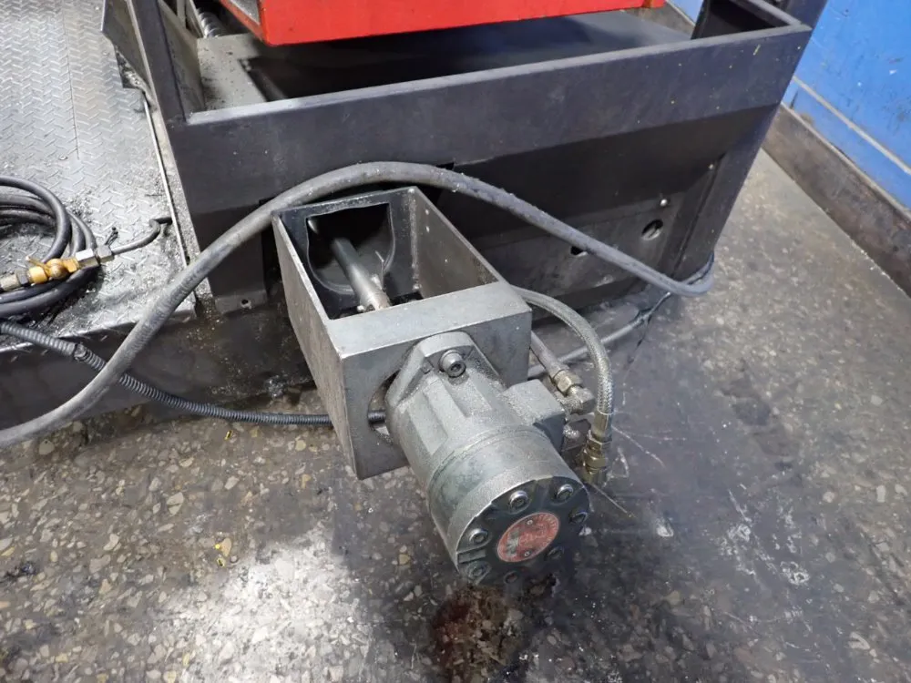 Amada 28" X 39" Horizontal Band Saw - H-700