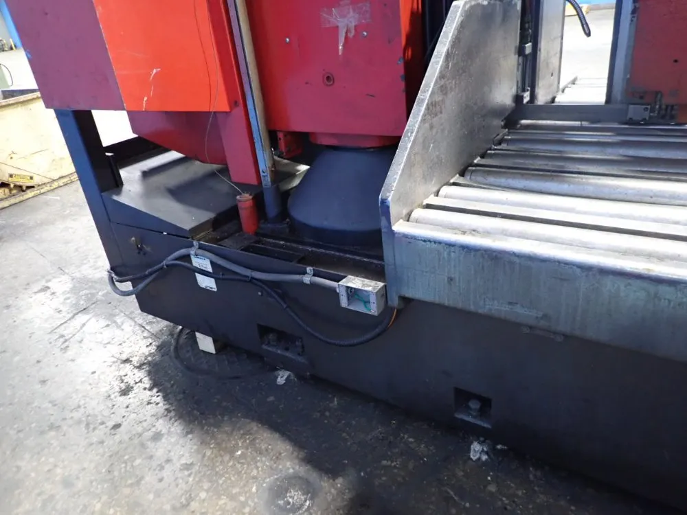 Amada 28" X 39" Horizontal Band Saw - H-700