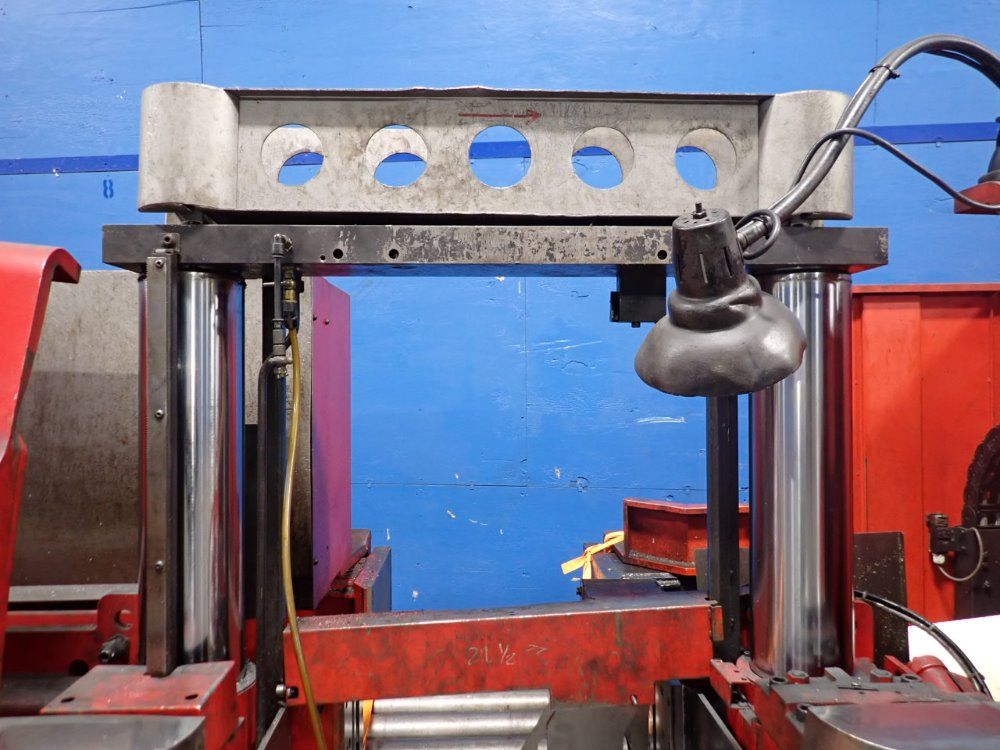 Amada 24" X 33" Horizontal Band Saw - Hfa530