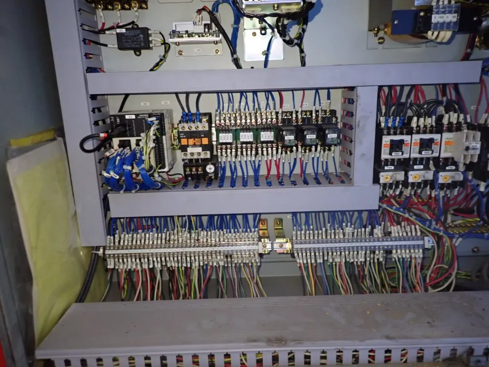 Amada 24" X 33" Horizontal Band Saw - Hfa530