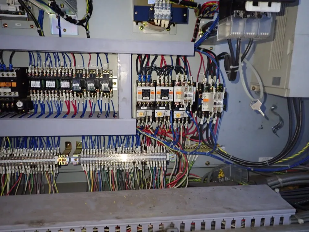 Amada 24" X 33" Horizontal Band Saw - Hfa530