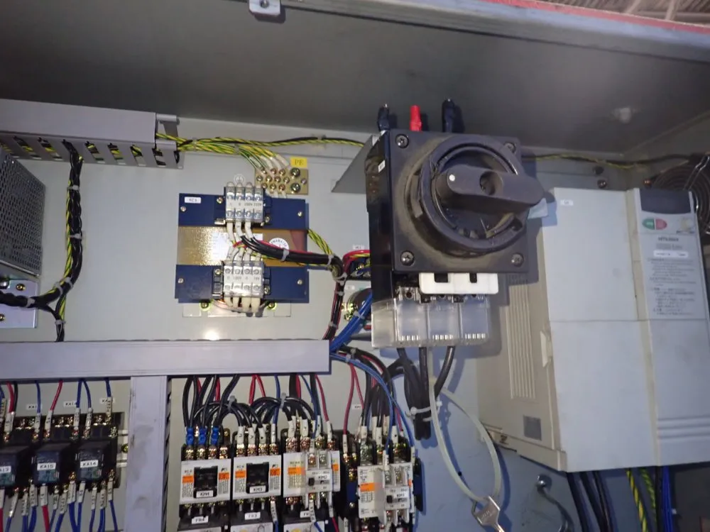 Amada 24" X 33" Horizontal Band Saw - Hfa530