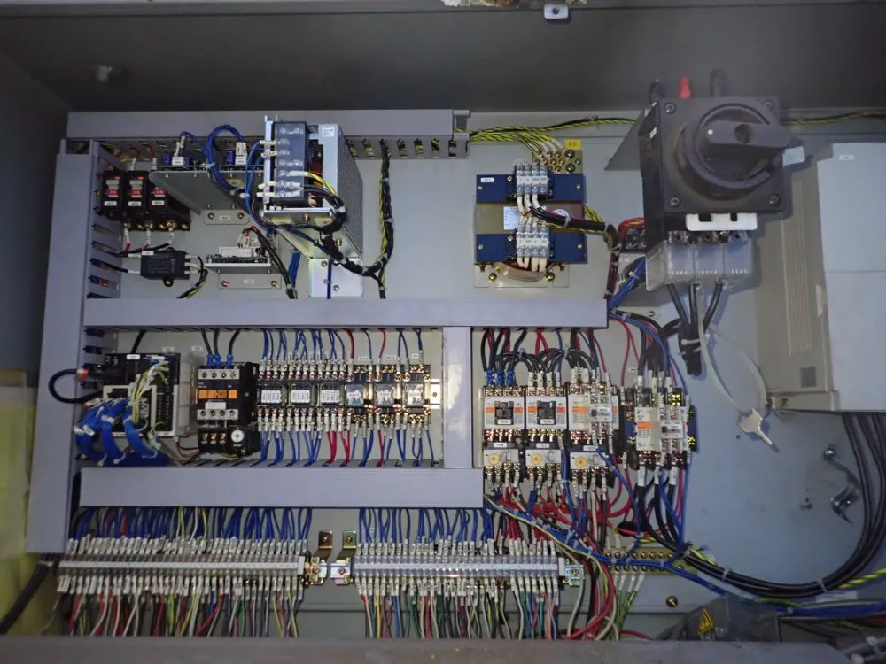 Amada 24" X 33" Horizontal Band Saw - Hfa530