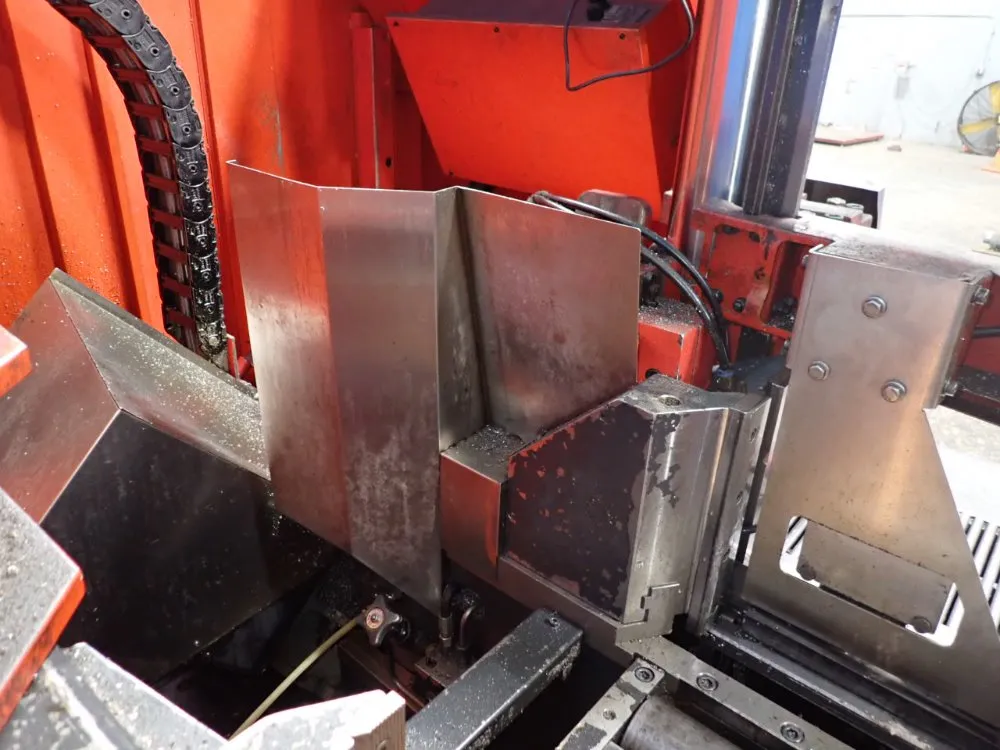 Amada 24" X 33" Horizontal Band Saw - Hfa530