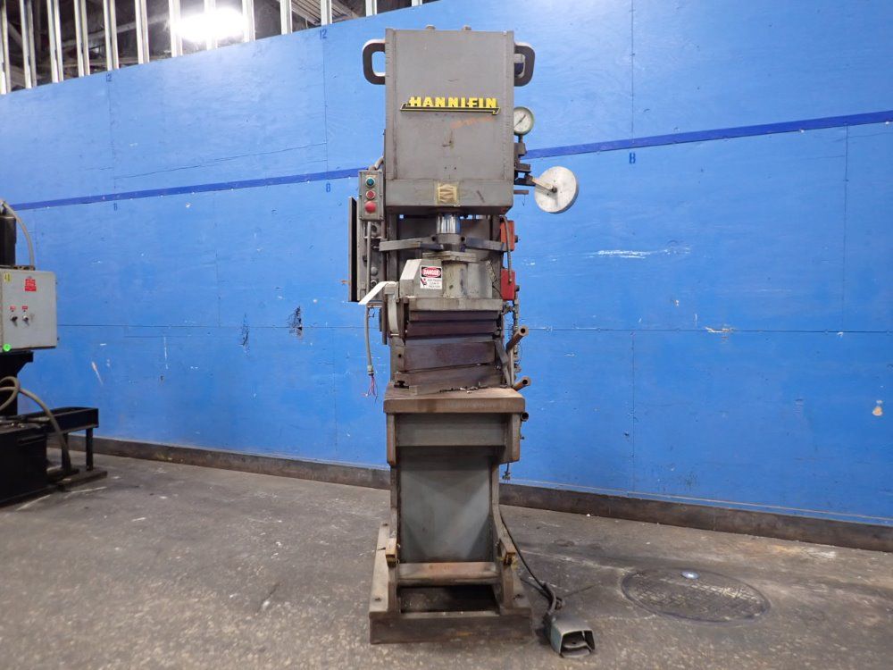 Hannifin 28 Ton Hydraulic Press - T 1922