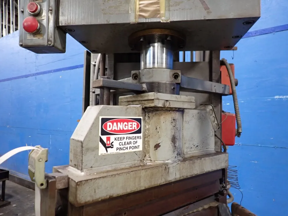 Hannifin 28 Ton Hydraulic Press - T 1922