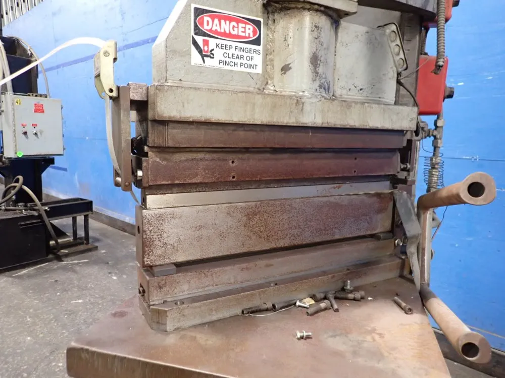 Hannifin 28 Ton Hydraulic Press - T 1922