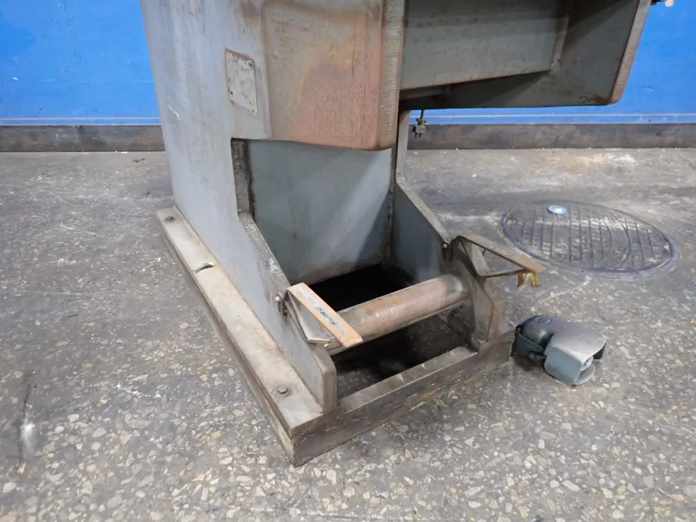 Hannifin 28 Ton Hydraulic Press - T 1922