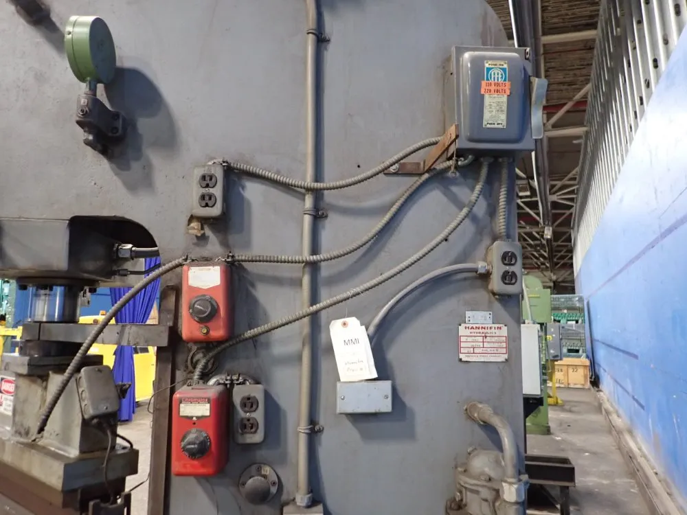 Hannifin 28 Ton Hydraulic Press - T 1922