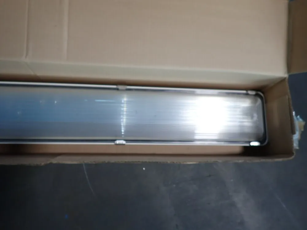 Lithonia Lighting 52" Light Fixture - 40l083