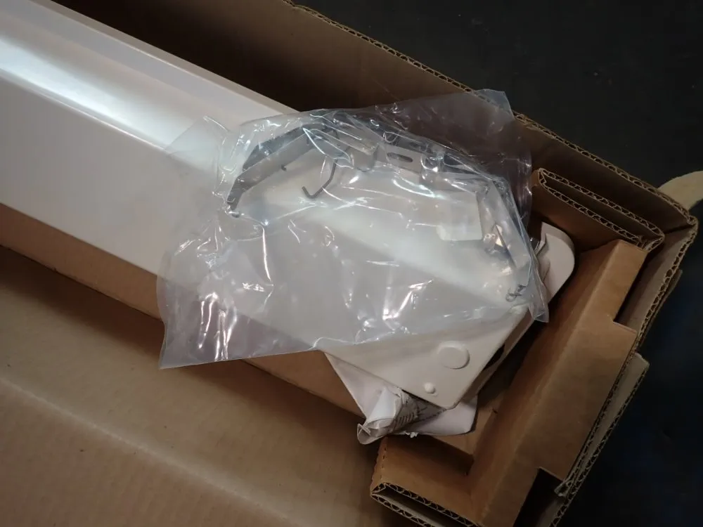 Lithonia Lighting 52" Light Fixture - 40l083